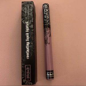 Kat Von D Everlasting Liquid Lipstick *Requiem*